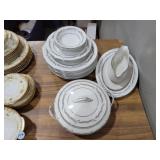 20pc Noritake China Dinner Set small chip on one