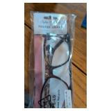 Foster grant reading glasses +2.0 with case