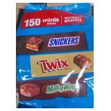 150ct bag of candybar minis. Just under 3lbs.