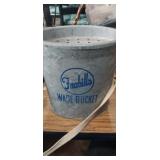 Frabillï¿½s wade bucket galvanized bait bucket