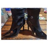 Womens size 7 stiletto type fashion boots