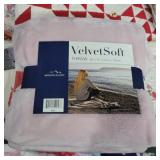 Velvet soft new throw 50in x70in