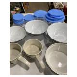 5 decorative glass nesting bowls with lids, 3