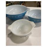 3 PYREX ovenware bowls 10 in, 7 in, and 6 in