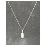 Silver chain w/ silhouette pendant marked