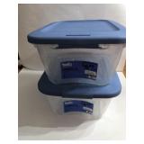 2 new 2 quart plastic tubs with locking lid