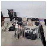 Makeup and brushes it cosmetics, bare minerals,
