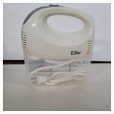 Elite hand mixer with 2 beaters