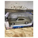 Maisto 1:25 scale 1969 Dodge charger r/t diecast