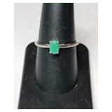 Silver greenstone ring marked 925 size 8.