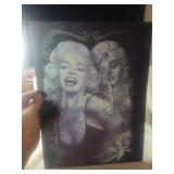 A Giant HaloGram Of Marilyn MoneoeReally Cool