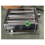 Pasta Queen pasta maker
