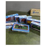 7 model power HO scale model train cars