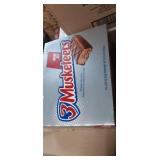 3 Musketeers gas station box 24- 3.28oz share