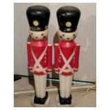 2 blow mold toy soldiers 31 in tall unlighted