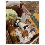 Mixed lot of glass decor, including