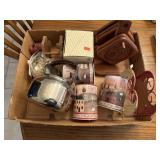 Assorted Kitchen Accessories & Dï¿½cor Lot