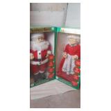 Christmas queen lighted Mr. And Mrs. Claus