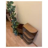 Mixed lot with artificial plant 48ï¿½ shelves and