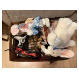 Stuffed Animals & Dï¿½cor Lot