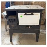Vintage Cast Iron Wood/Coal Burning Cook Stove