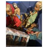 Elf figurines with instruments