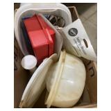 Various Tupperware items