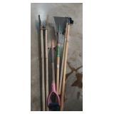 Post hole digger, shovels, & garden hoe's