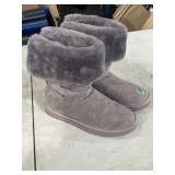Size 8 Lamo water-resistant suede faux fur