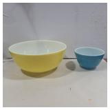 Pyrex large yellow mixing bowl 404 and Pyrex