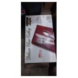 2 disposable cutlery sets