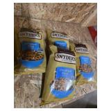 4 Snyders of Hanover Unsalted Mini Pretzels 12 oz