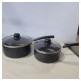 2 sauce pans with lids
