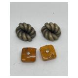 Amber and Bakelite cufflinks / buttons