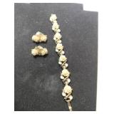 vintage gold tone  Rose carved bracelet with