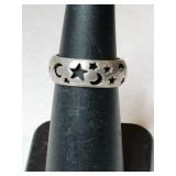 Silver moon and star band ring    size 5