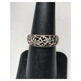 Silver decorative band marked 925 size 6.