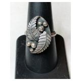 Silver Navajo Ring .    Size 7.5.   .145oz