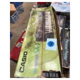 Casio SAï¿½5 song bank keyboard in original box,