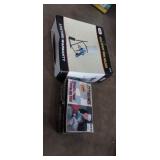 Gravity feed touch up spray gun and holder