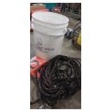 Compact survival Ballon, bucket and nylon rope