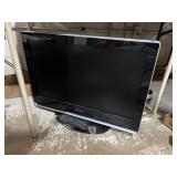 26 inch Visio flatscreen TV with remote