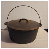 Larg3 cast iron dutch oven with lid 12in diameter