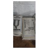 Aes ind. Gravity feed touch up spray gun with