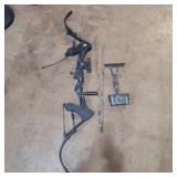 Cobra bow no string 2 arrows and holder