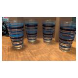 Set of 4 glass glasses