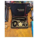 Bakscape razor with attachment to reach back