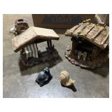 Pair of stable figurines