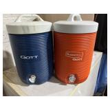 (2) Rubbermaid Gott 2 gallon beverage coolers