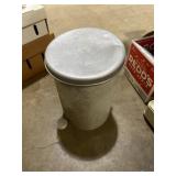 Honeysuckle metal step trash can